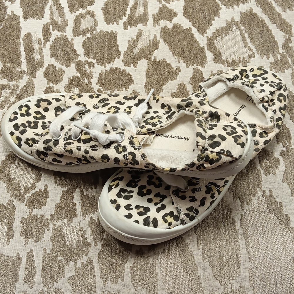 TIME and Tru Cheetah Print Slip on Memory Foam Size 6 - Picture 2 of 4